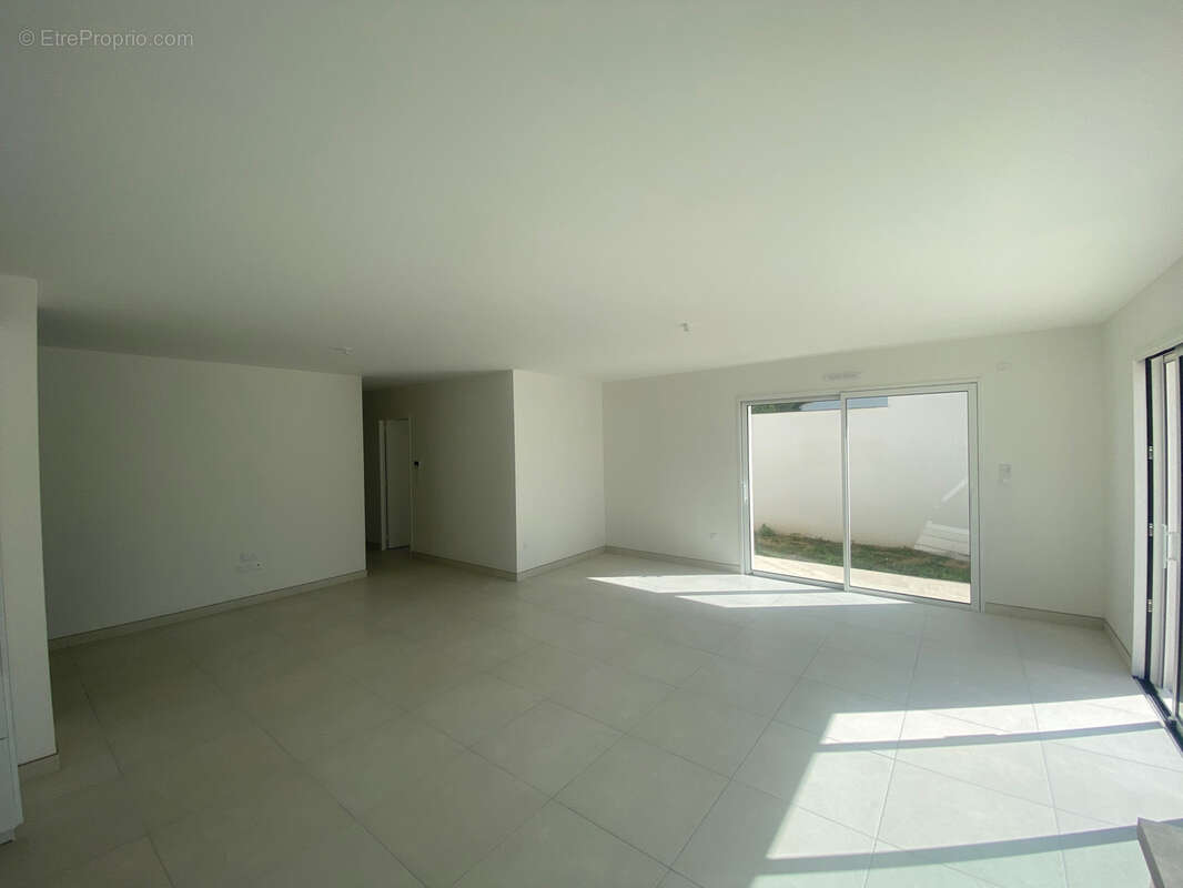 Maison à VAUX-SUR-MER