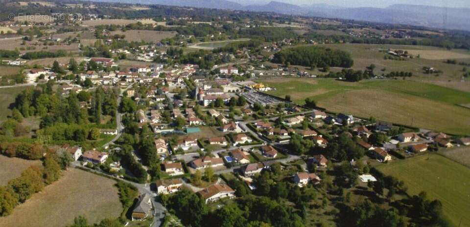 Terrain à SAINT-DIDIER-DE-LA-TOUR