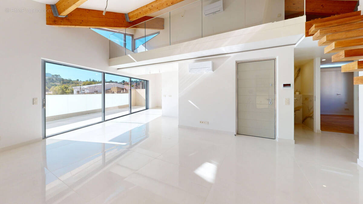 Appartement à AURIOL