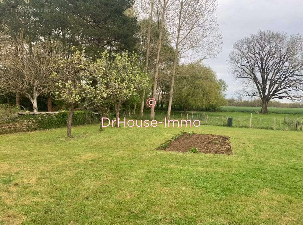 Autre à PORT-D'ENVAUX