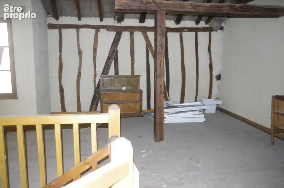 Immeuble en pierre  à vendre VIC FEZENSAC (32)  avec local commercial  et logement à aménager - photo 5