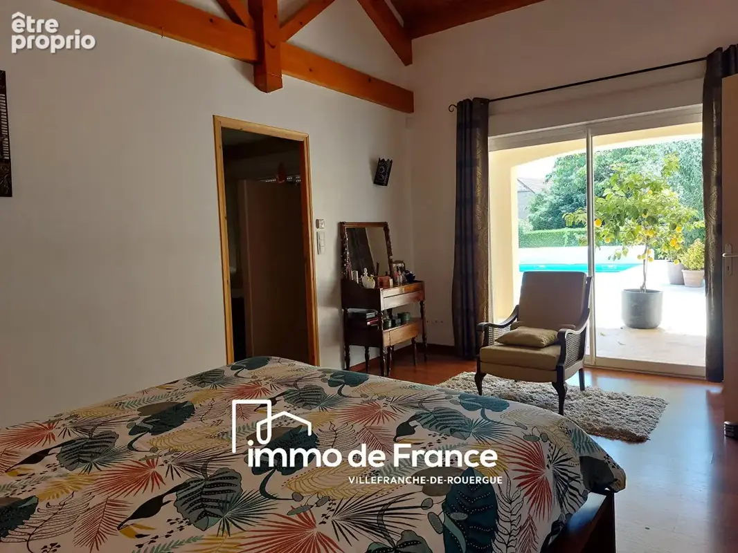 Maison T5/6 , 212m² habitables sous sol avec garage, terrain et piscine. - photo 7