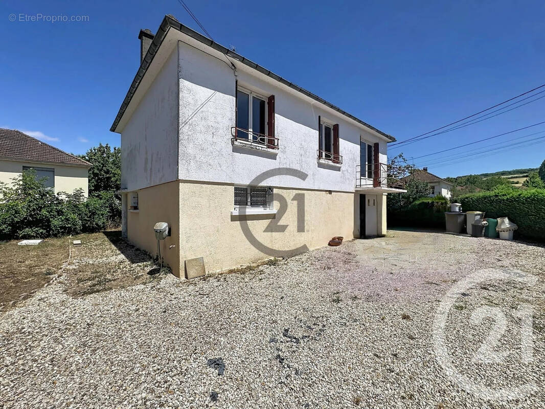 Maison à VILLENEUVE-SUR-YONNE