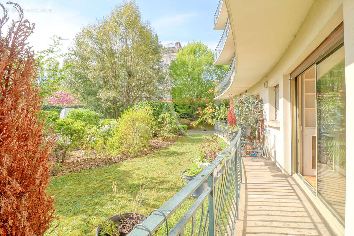 Appartement à LE PLESSIS-ROBINSON