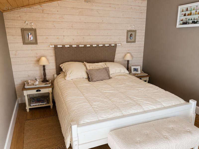 Maison d'habitation 7 pièces à vendre plus trois revenus locatifs MATHA (17) - photo 11