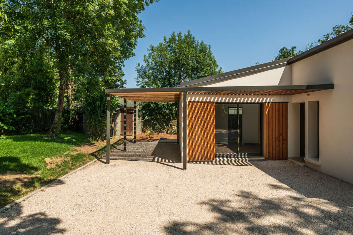 Maison à TASSIN-LA-DEMI-LUNE