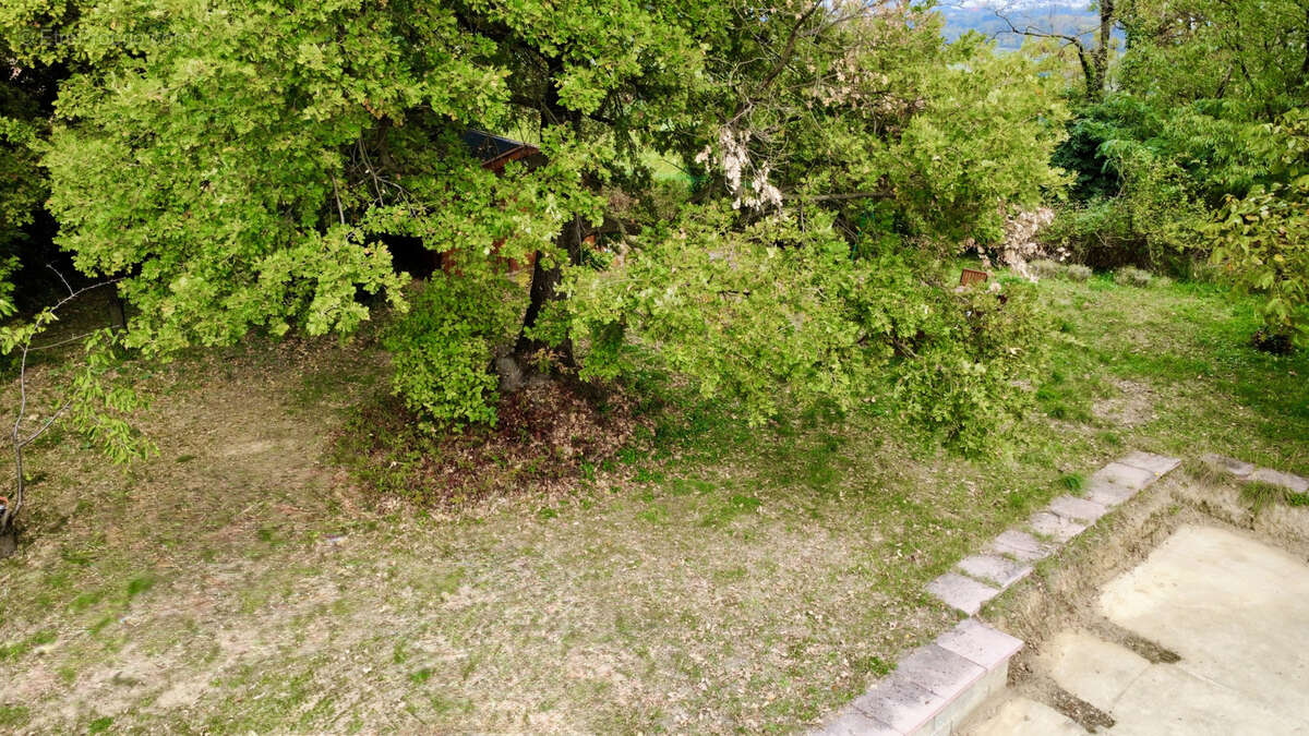 Maison à CHARMES-SUR-RHONE