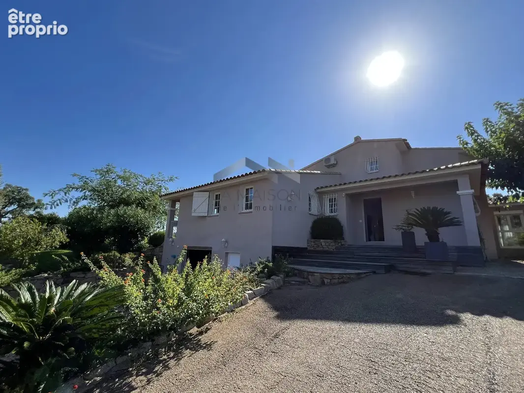 Villa avec piscine et vue mer - photo 2