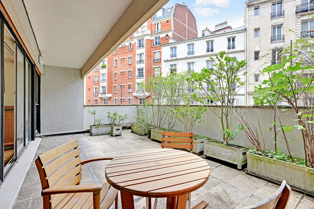 Appartement à PARIS-11E