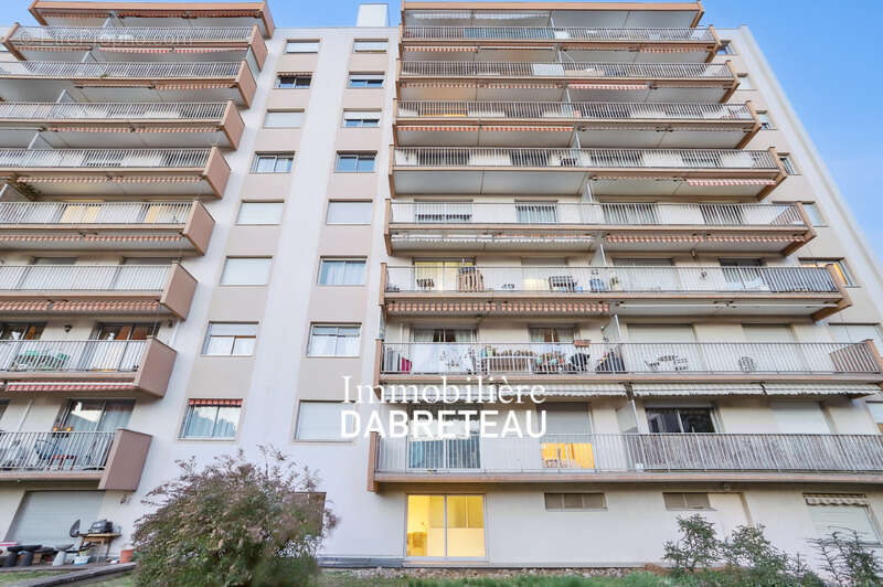 Appartement à LYON-8E
