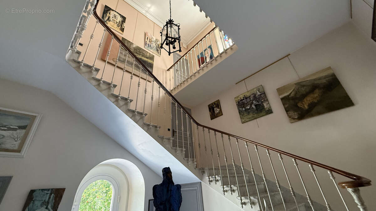 Hôtel particulier de caractère à Grans - photo 6
