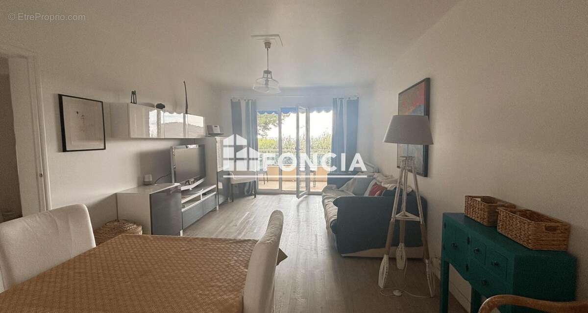 Appartement à BORMES-LES-MIMOSAS