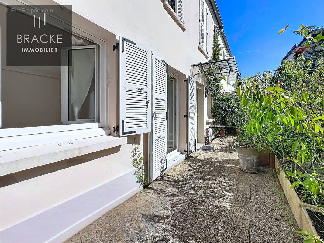 Appartement à COURBEVOIE