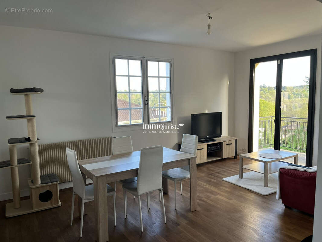 Maison à LE PALAIS-SUR-VIENNE