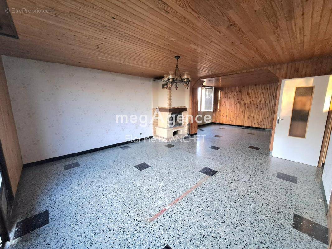 Maison à SAVIGNE-L&#039;EVEQUE