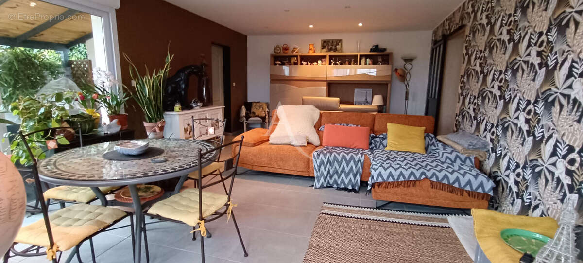 Maison à SAINT-JUST-LUZAC