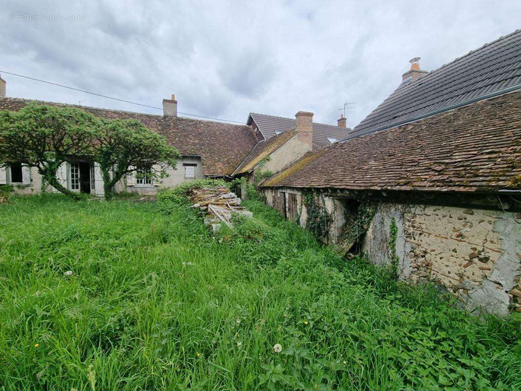 Maison à LES BORDES