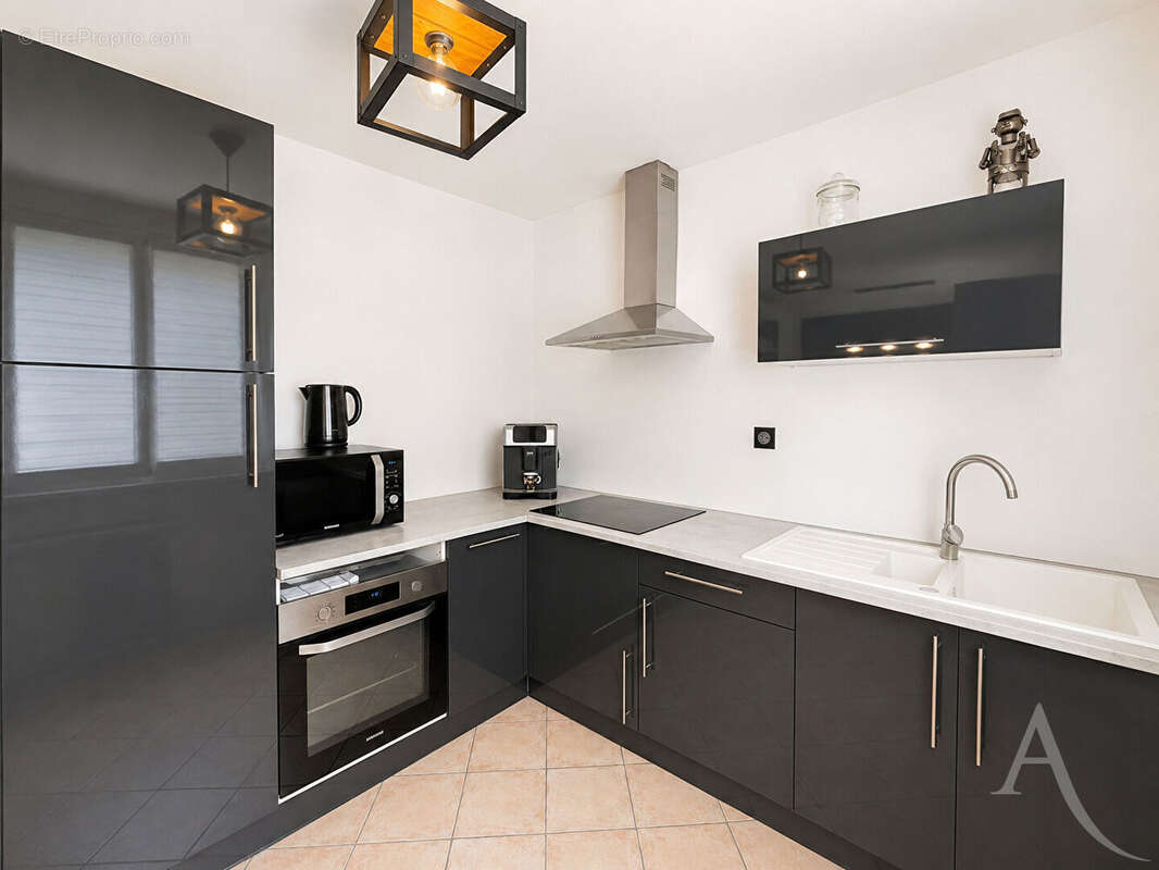 Saint-Cyprien Village ? Maison de caractère avec appartement indépendant et fort potentiel - photo 4