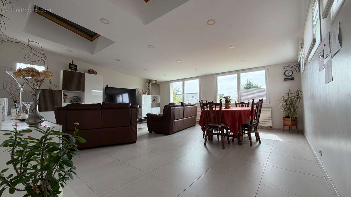 Maison à LIVRY-GARGAN