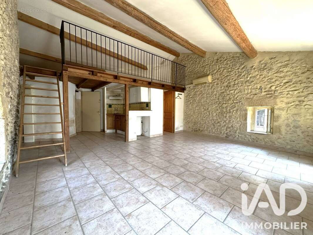 Appartement 70 m² à Collias  - photo 7