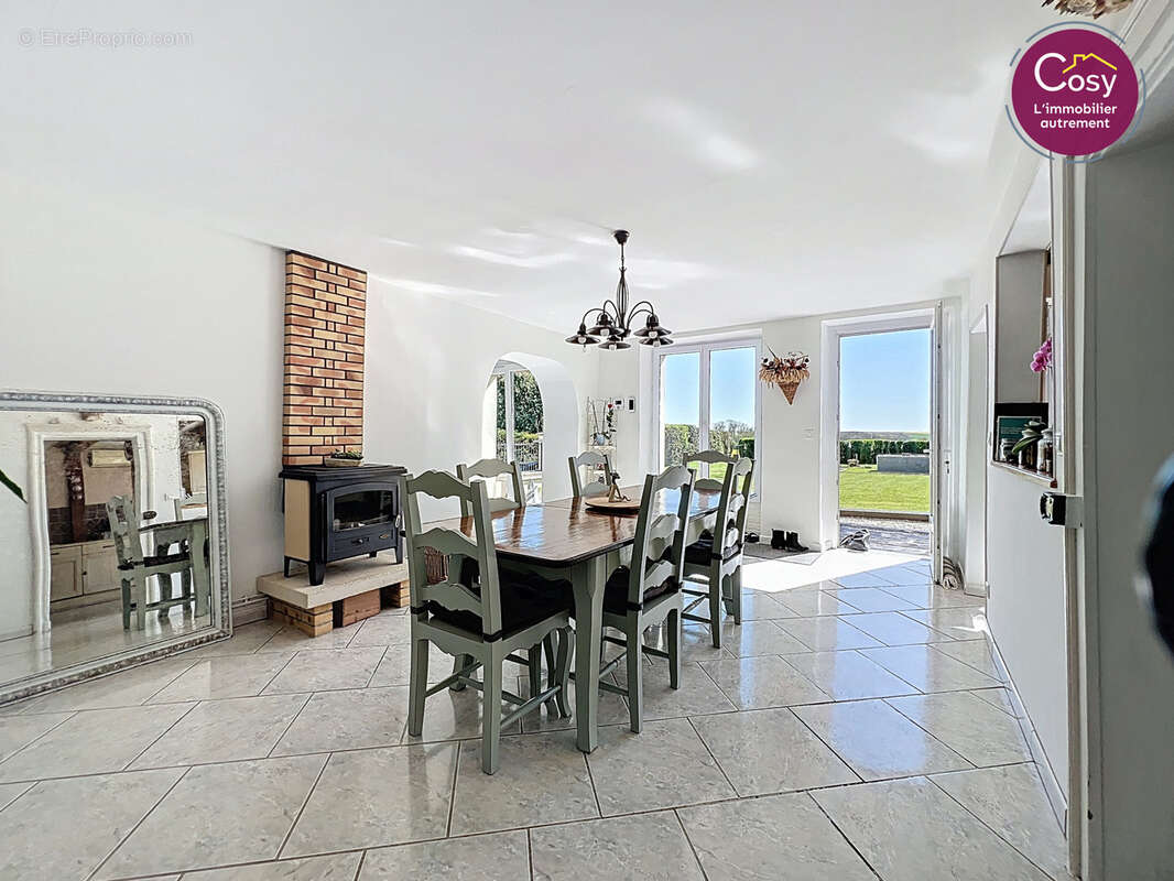 Maison à SAINT-REMY-BLANZY