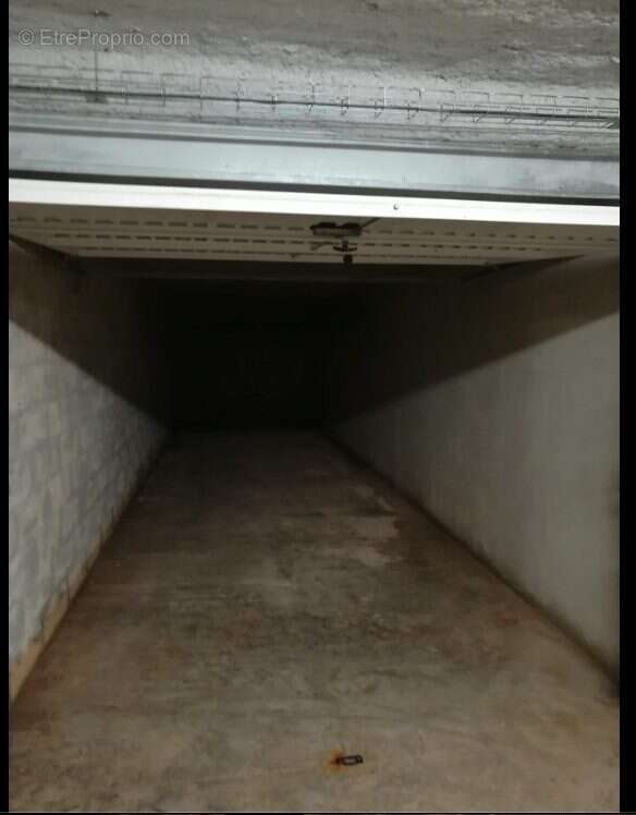 Parking à SAINT-RAPHAEL