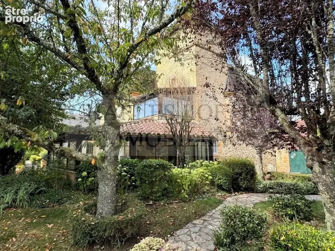 Superbe maison de Maître avec plusieurs granges, piscine et joli parc, aux abords d'un village dans la Bourian - photo 43