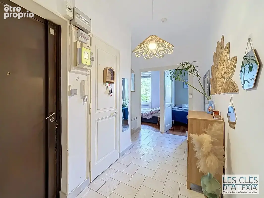 Villeurbanne – t3  de 62,36 m² - traversant avec vue dégagée - photo 6