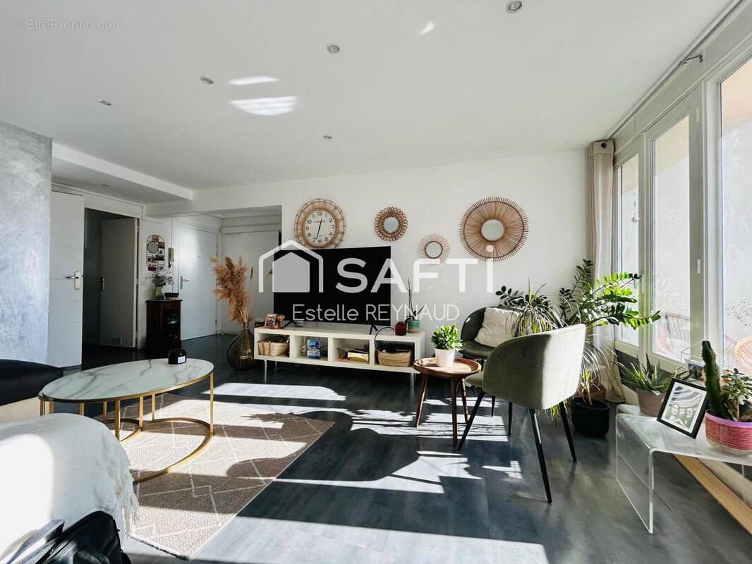 Photo 1 - Appartement à GUILHERAND-GRANGES