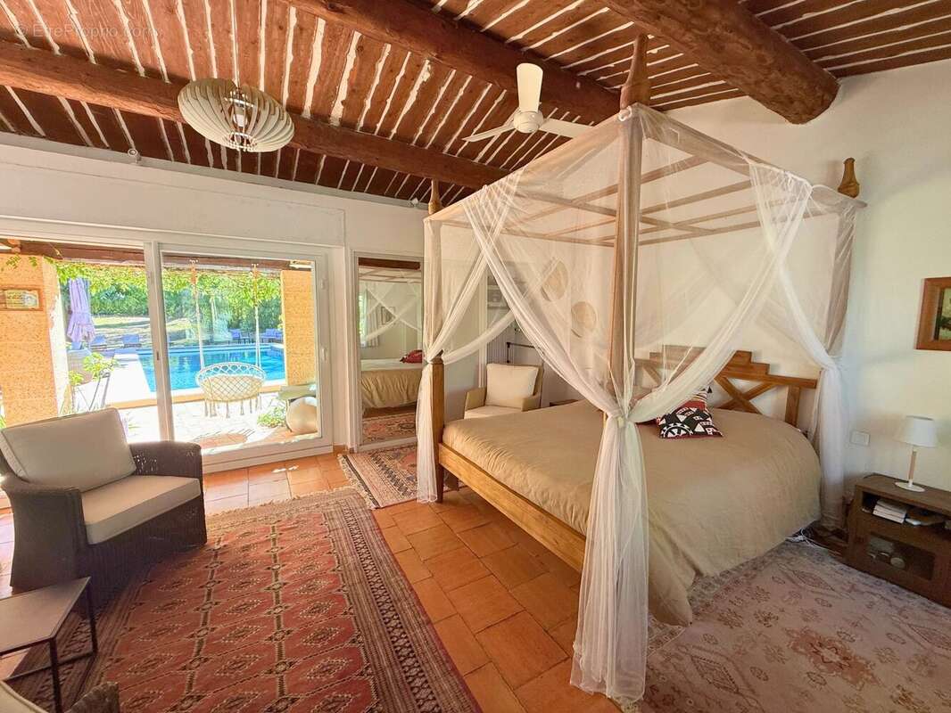 Maison à LE THOLONET