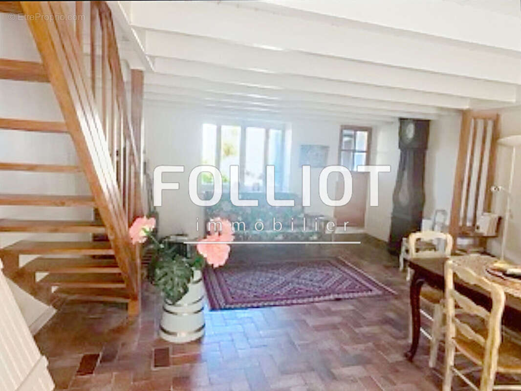 Maison à AGON-COUTAINVILLE