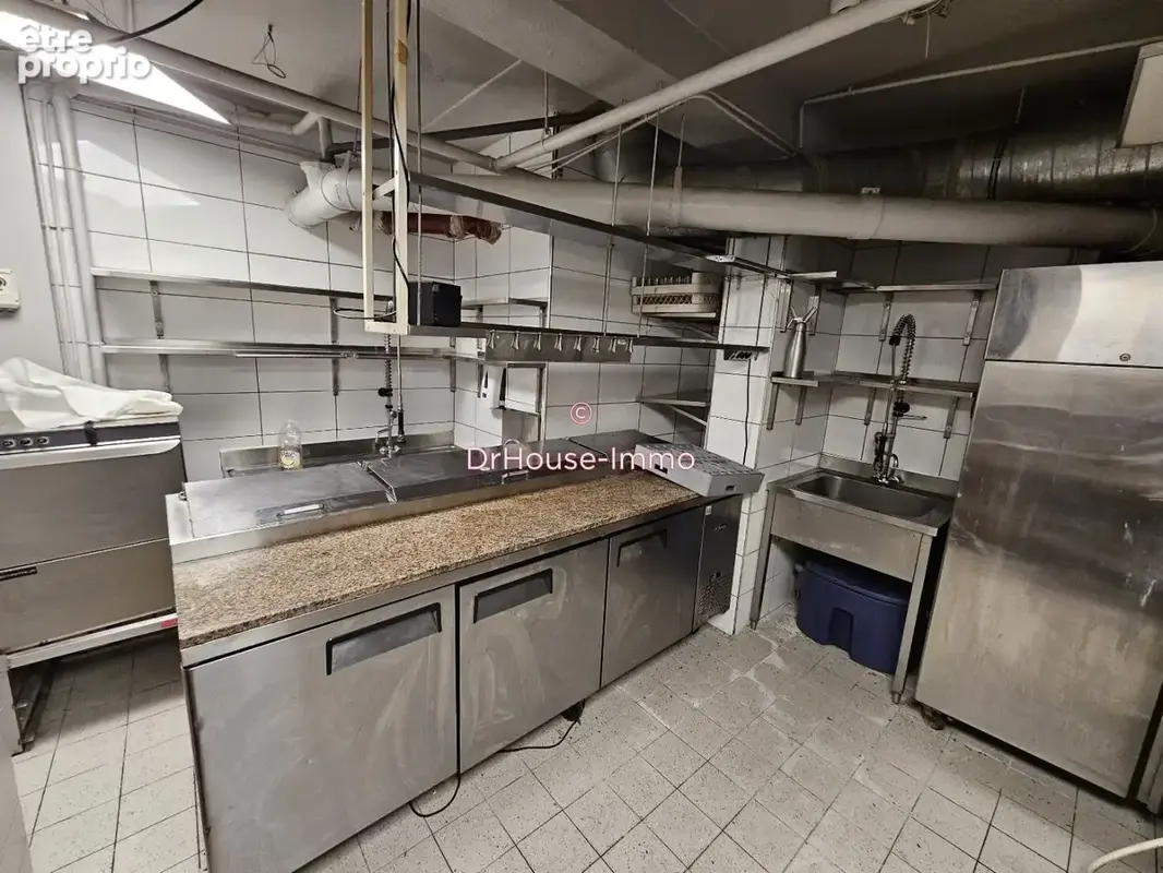 Commerce 97 m² à vendre à Paris-18e (75018) - photo 13