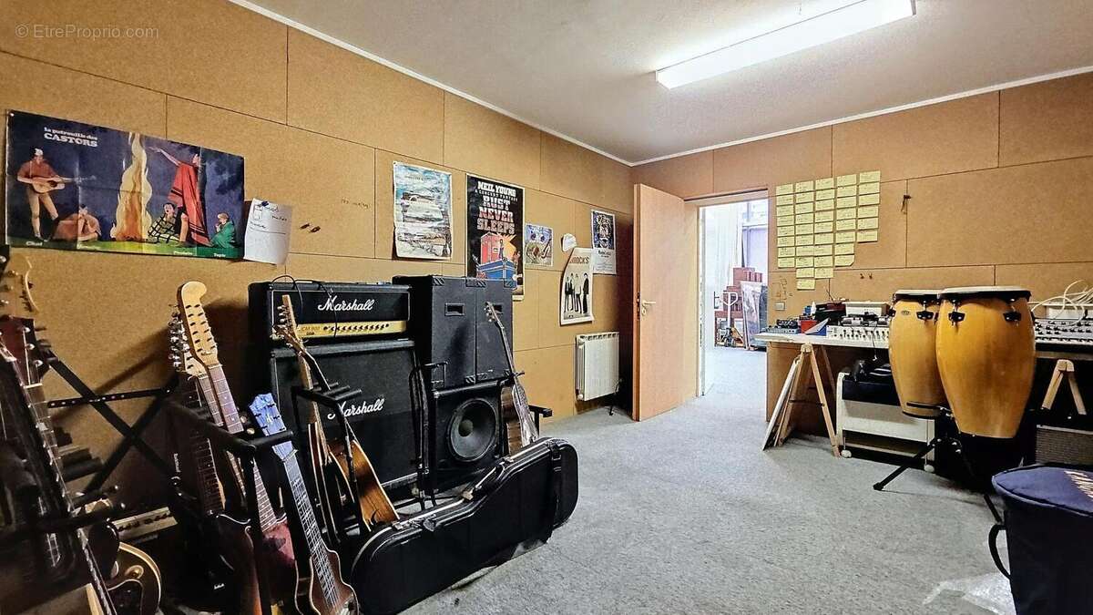 Photo 6 - Commerce à LES LILAS