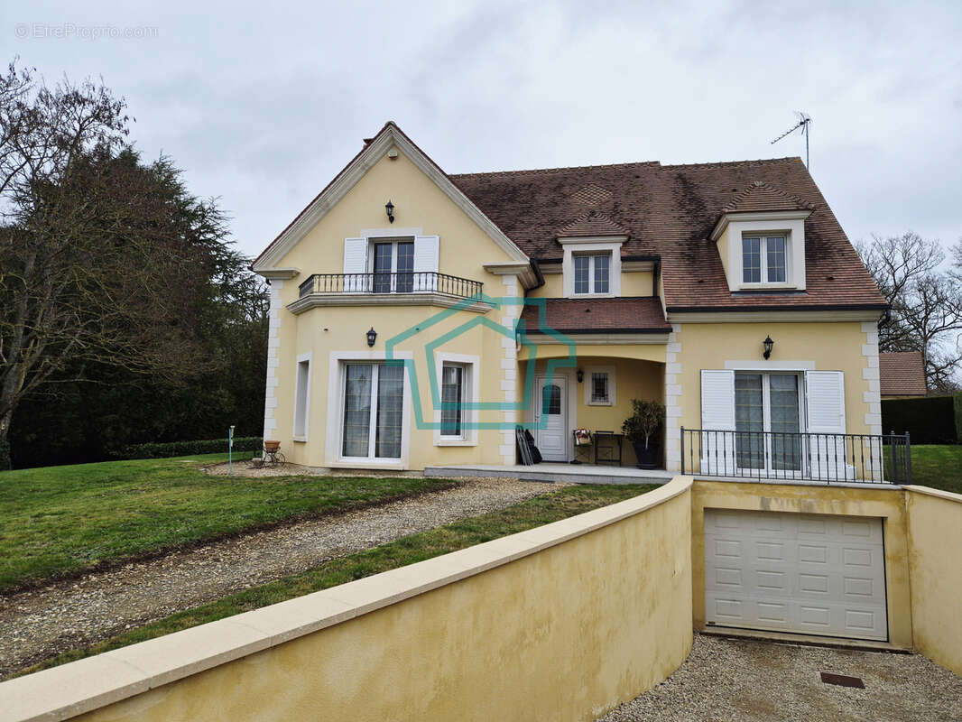 Maison à THOIRY