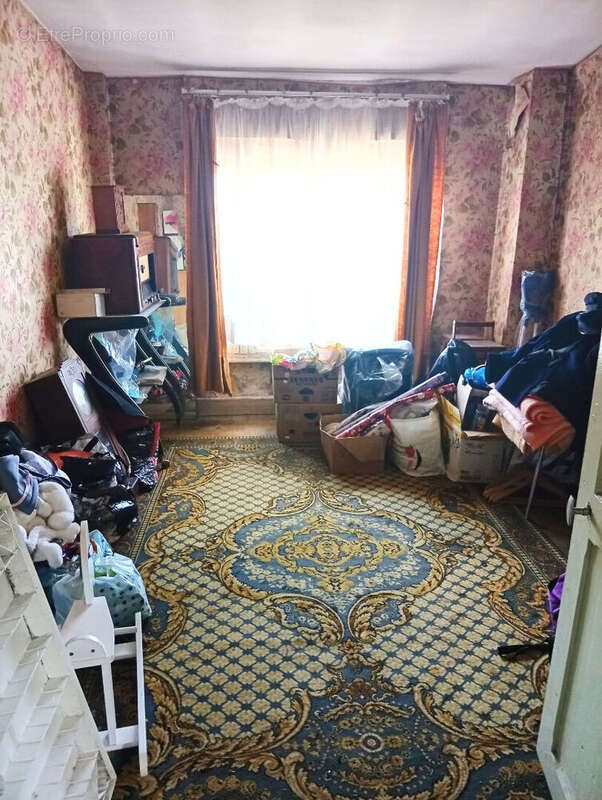 centre ville / Maison divisée en 4 appartements / 3 lots à vendre avec jardins  Fort potentiel - photo 7
