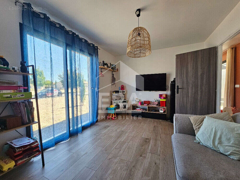 Maison à ROULLET-SAINT-ESTEPHE