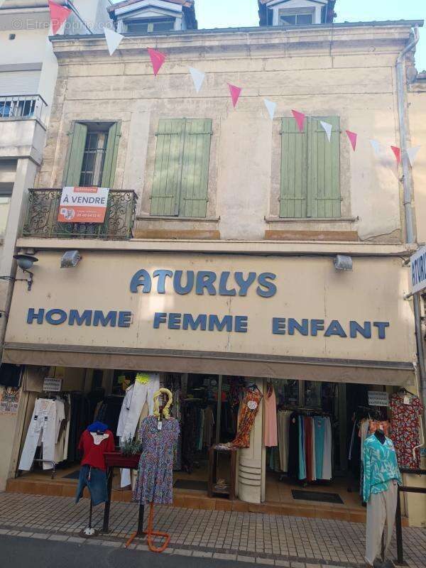 Immeuble Traversant : Emplacement N°1 sur les 2 Rues les plus Commerçantes - photo 2