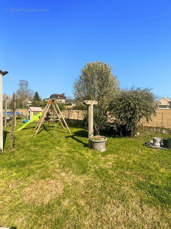 Charmante maison familiale, 5 chambres,  Terrain clos et arboré de 645 m² - photo 7