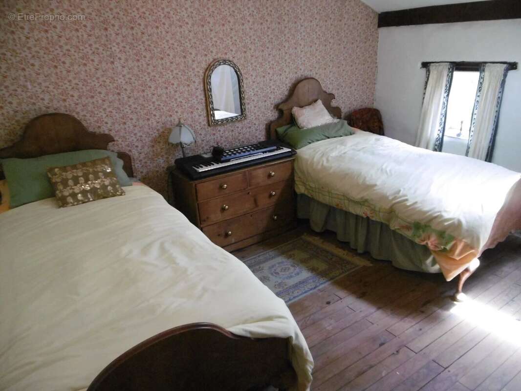 Maison à MOUTIERS-SOUS-ARGENTON