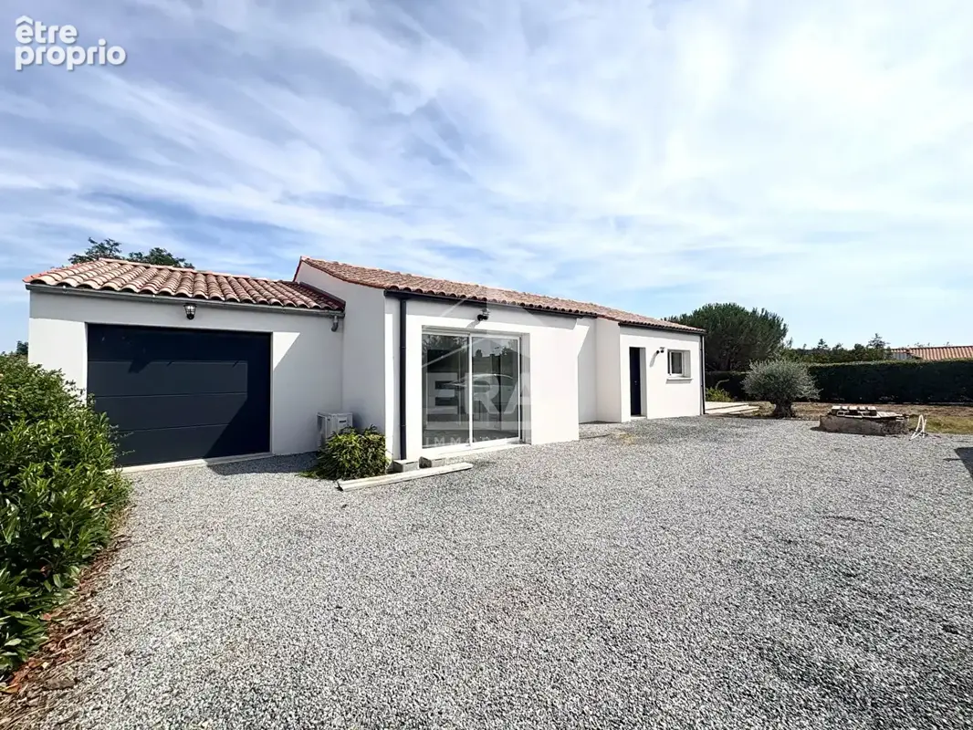 Maison à CHAMPAGNE-LES-MARAIS
