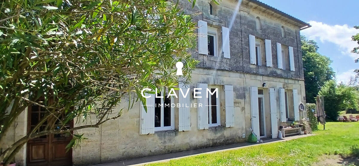 Maison à CADILLAC-EN-FRONSADAIS