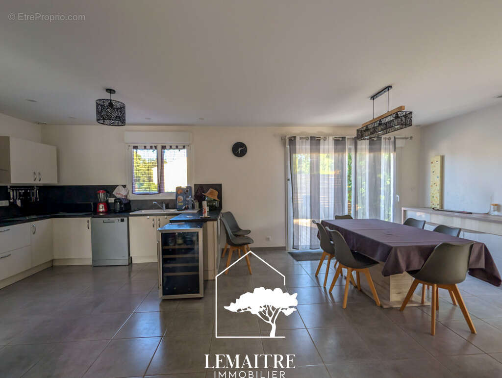 CORME-ROYAL (17600)   Pavillon individuel   106 m2   3 chambres   Garage   Terrain 471 m2 - photo 14