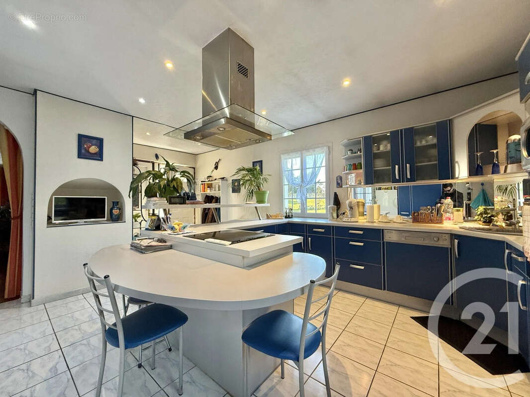 Maison à VILLENEUVE-SUR-ALLIER