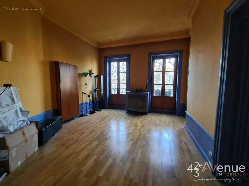 Appartement à SAINT-ETIENNE