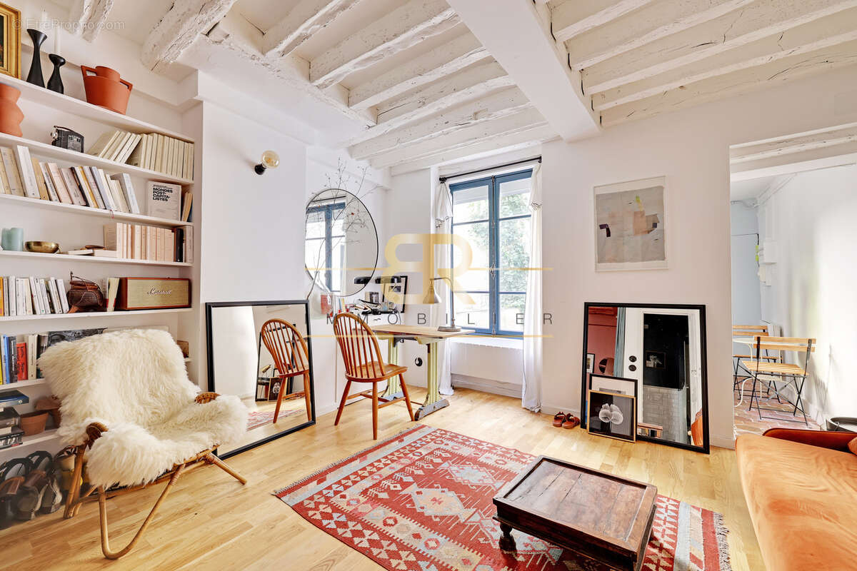 Haut-marais - rue des gravilliers / refait par architecte - charme de l'ancien / calme - photo 2