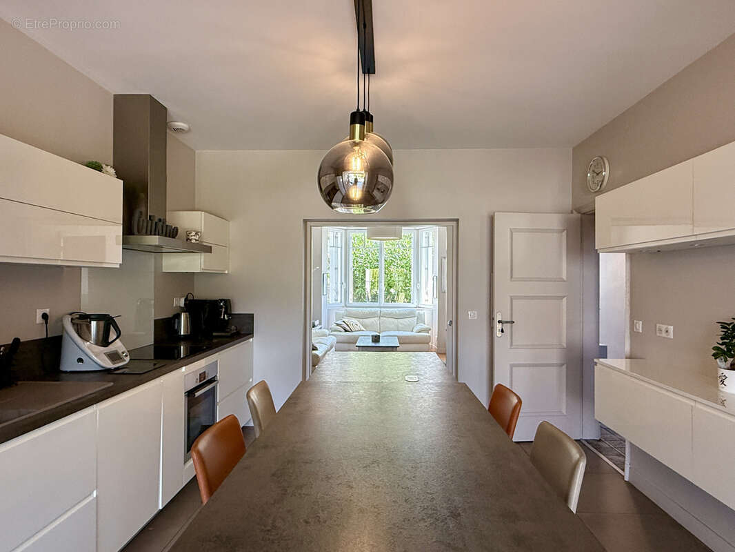 Albi Maladrerie - Superbe maison de ville entièrement rénovée - 160 m2 habitables. - photo 6