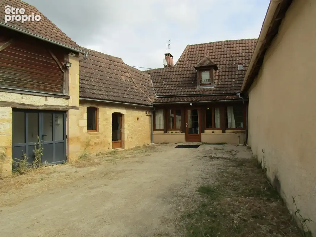Belle maison de campagne en pierres avec dépendances - photo 3