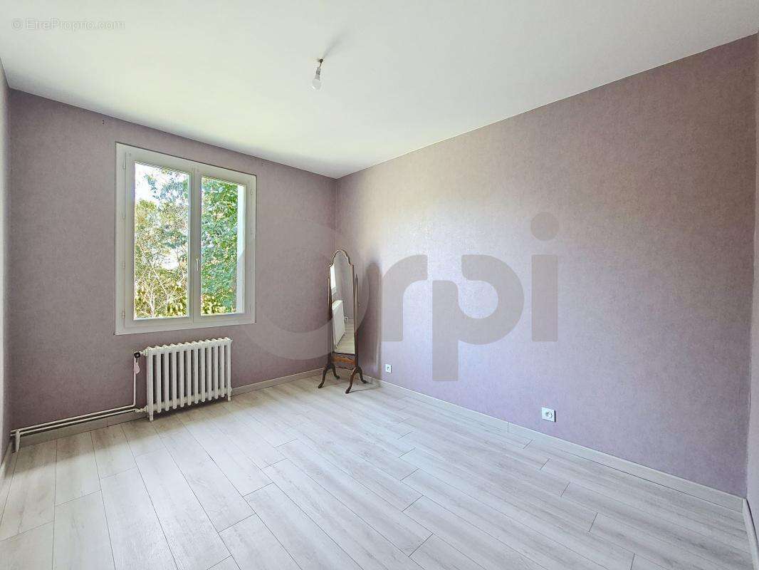 Maison à TERRASSON-LAVILLEDIEU