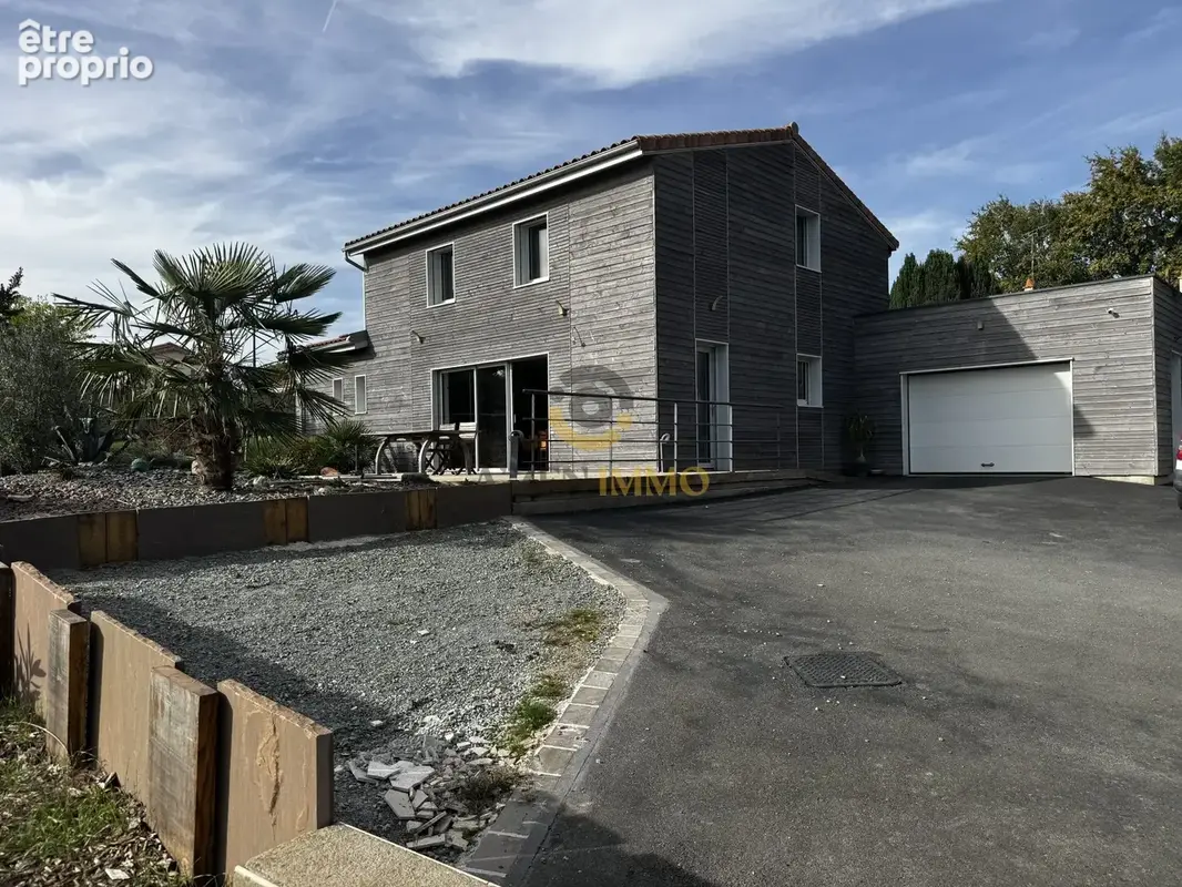 Maison 6 pièces 127 m² à vendre à Secondigny (79130) - photo 1