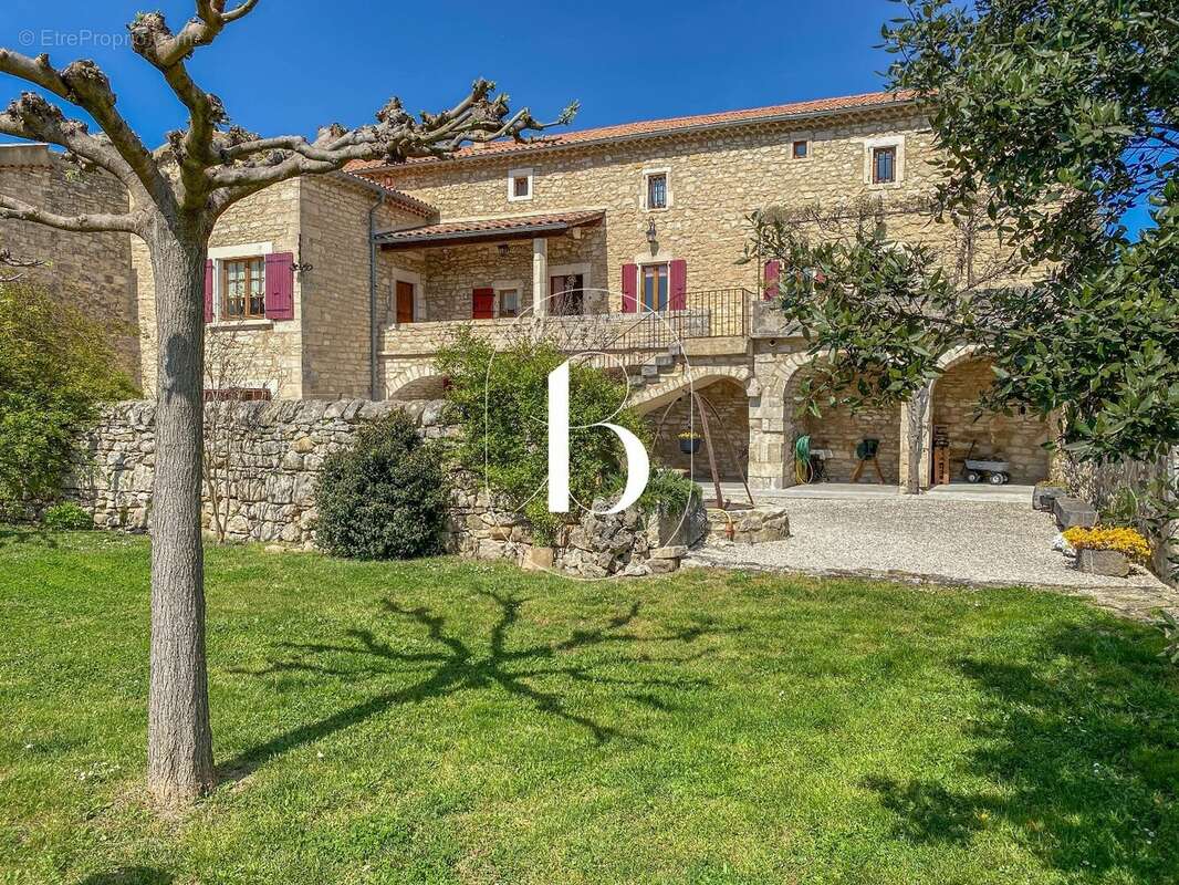 Maison à BARJAC